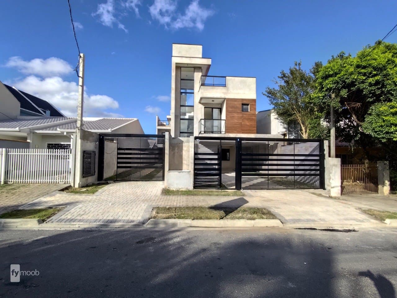 Foto do Sobrado com 3 quartos no Capão Raso, Curitiba - foto 1