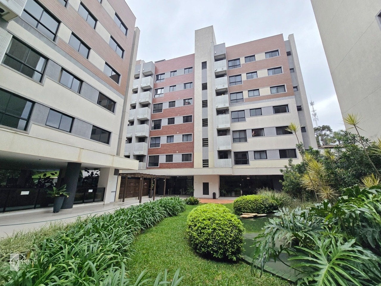 Foto do Apartamento com 2 quartos no Santo Inácio, Curitiba - foto 2