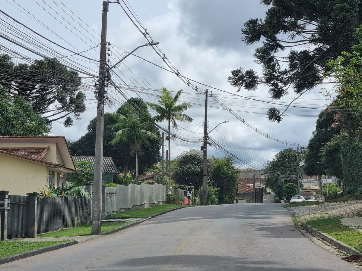 Rua José Risseto, em Santa Felicidade, numa manhã de abril de 2025