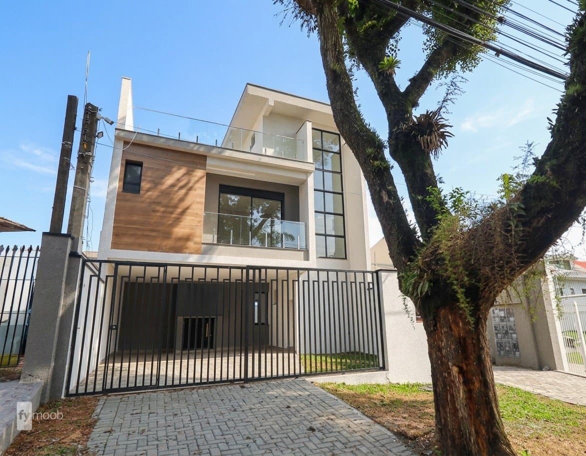 Foto do Sobrado com 3 quartos no Água Verde, Curitiba - foto 1