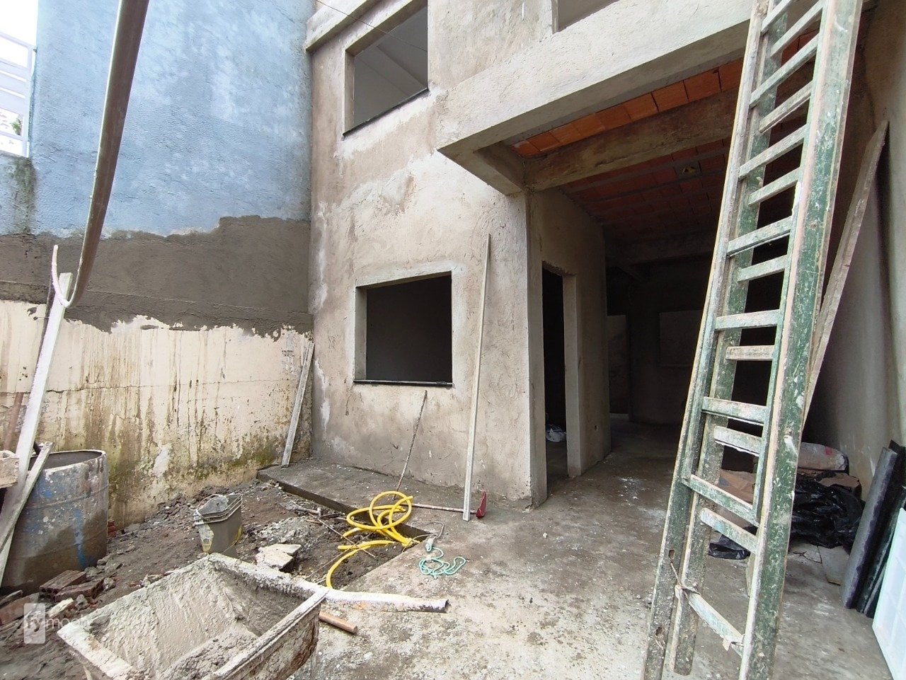 Foto do Sobrado com 3 quartos no Sítio Cercado, Curitiba - foto 2